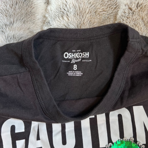 OshKosh Dinosaur Black T-Shirt - Flip Shirt - Kids Size 8 - Picture 4 of 4